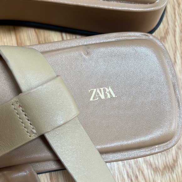 New! Zara Sz 9, beige flatform leather golden metal ankle strap sandals. - Picture 6 of 13